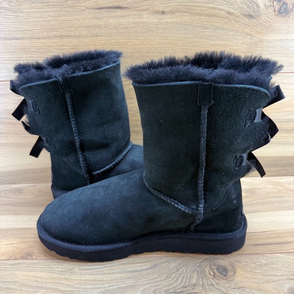 UGG Bailey Bow Short Womens 10 Black Suede Shearling Fur Lined Boots - Picture 6 of 12